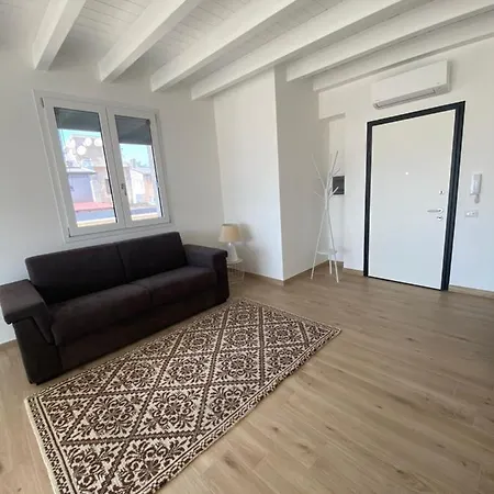 Rossini Penthouse شقة